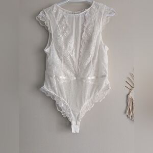 BNWT Plus Size White Lace Sleeveless Bodysuit Top